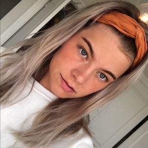 Meet your Posher, Miolyka